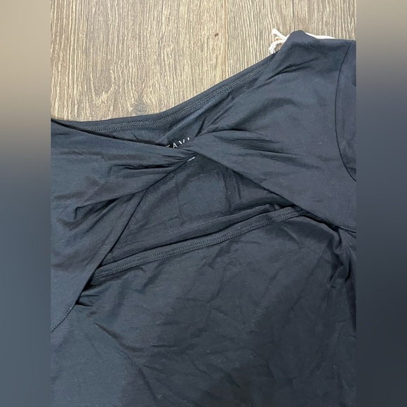 *NWT* TAVI FORM CROPPED LONG SLEEVE TOP - Picture 3 of 6